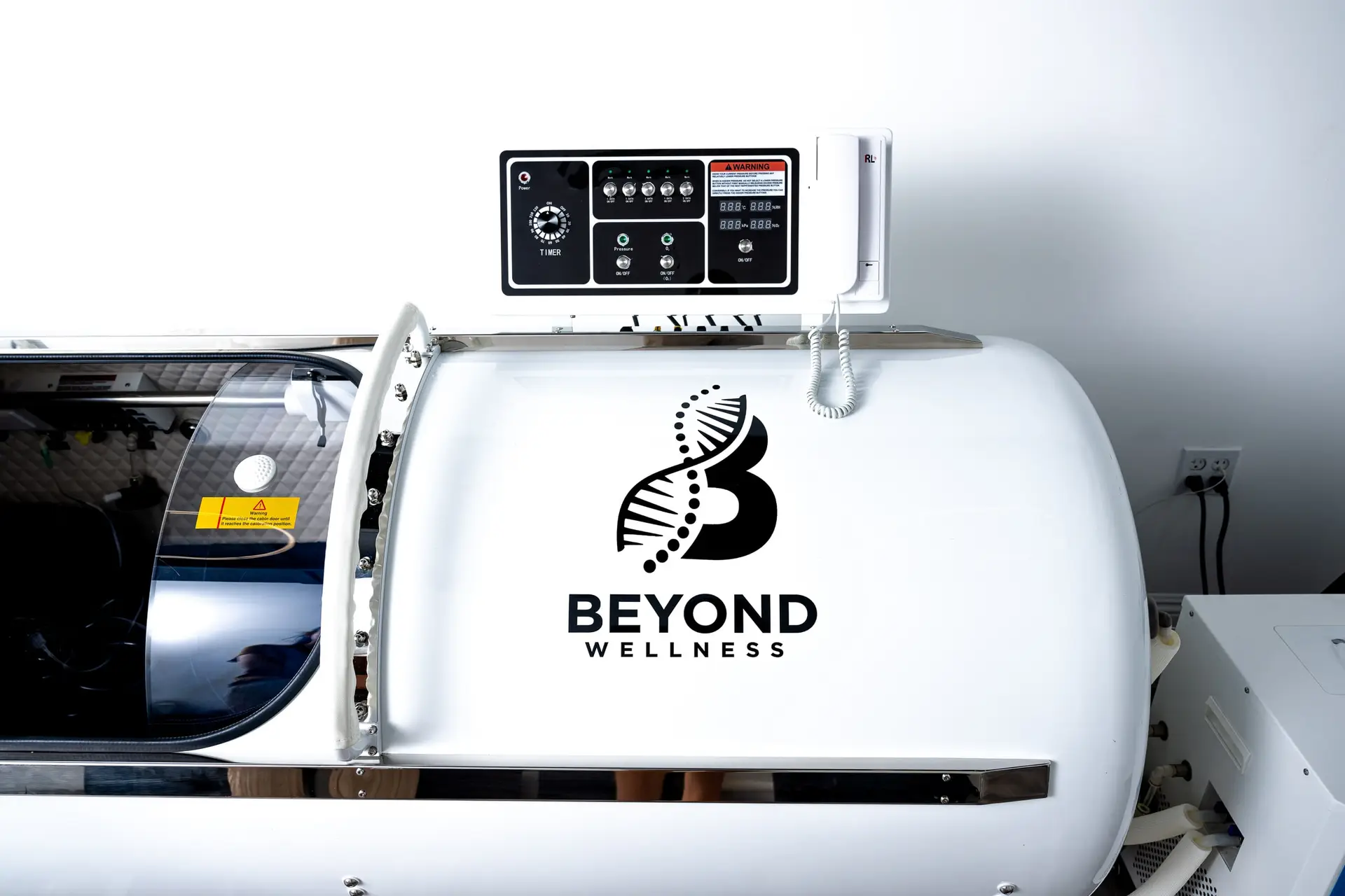 Beyond-Wellness-HYPERBARIC-chamber-6544-min